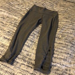 Crop leggings with side detail